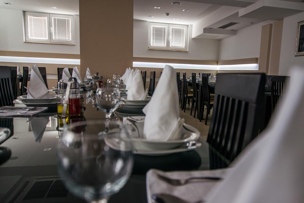 Hotel Lux Medugorje Bagian luar foto