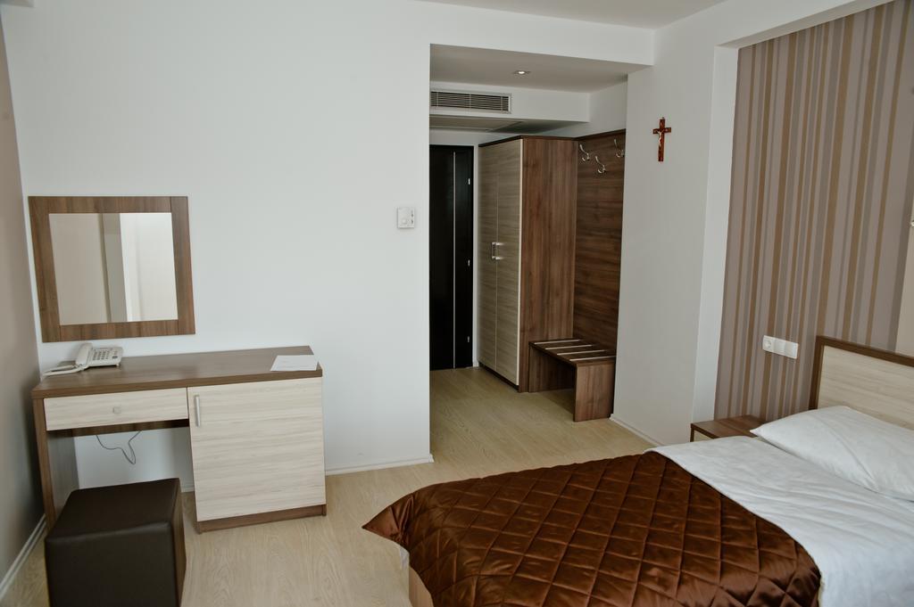 Hotel Lux Medugorje Ruang foto